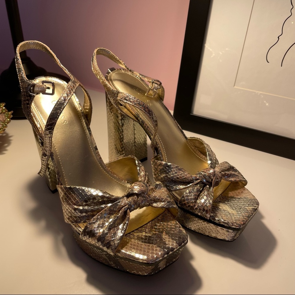 Platform sandals - Picture 2 of 6